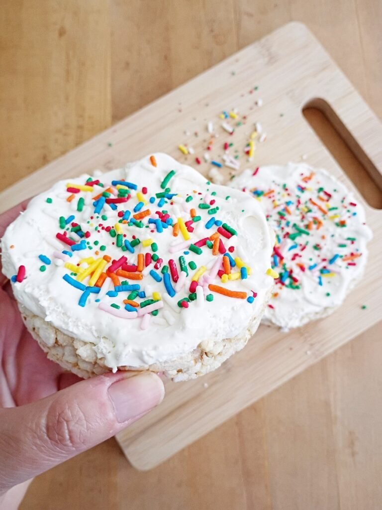 Birthday cake rice cake snack - A low calorie sweet treat