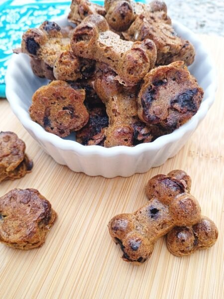 Chewy blueberry bone broth dog treats