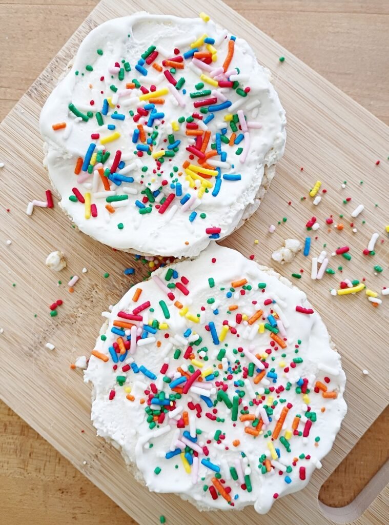 Birthday cake rice cake snack - A low calorie sweet treat
