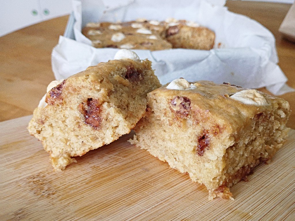 Banana S’mores Peanut Butter Cup Bars